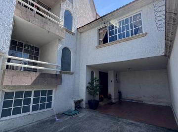 Casa en condominio de 4 habitaciones, Toluca · Venta Casa Santa Ana Tlapaltitlán, Estado de México