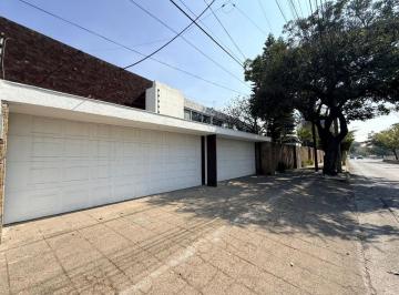 Terreno / Lote , Guadalajara · Terreno en Venta Sobre Cálzada Lázaro Cardenas en Col. Jardines del Bosque, Guadalajara