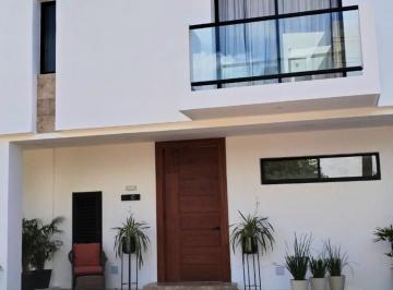Casa · 154m² · 3 Recámaras · Casa en Arbolada