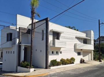 Casa de 4 habitaciones, Monterrey · Casa en Venta en Cumbres 6to - a