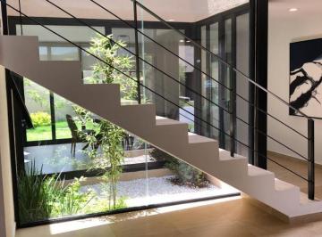 Casa · 166m² · 3 Recámaras · 2 Estacionamientos · Preciosa Casa Entre El Refugio y Zibatá, 3 Recamaras, Jardín, Alberca, 2.5 Baños