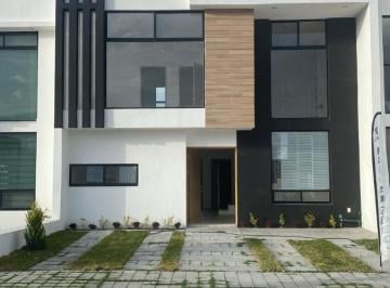 Casa · 212m² · 4 Recámaras · 3 Estacionamientos · Residencia en Venta en Juriquilla, Grand Preserve, Diseño de Autor, Luxury