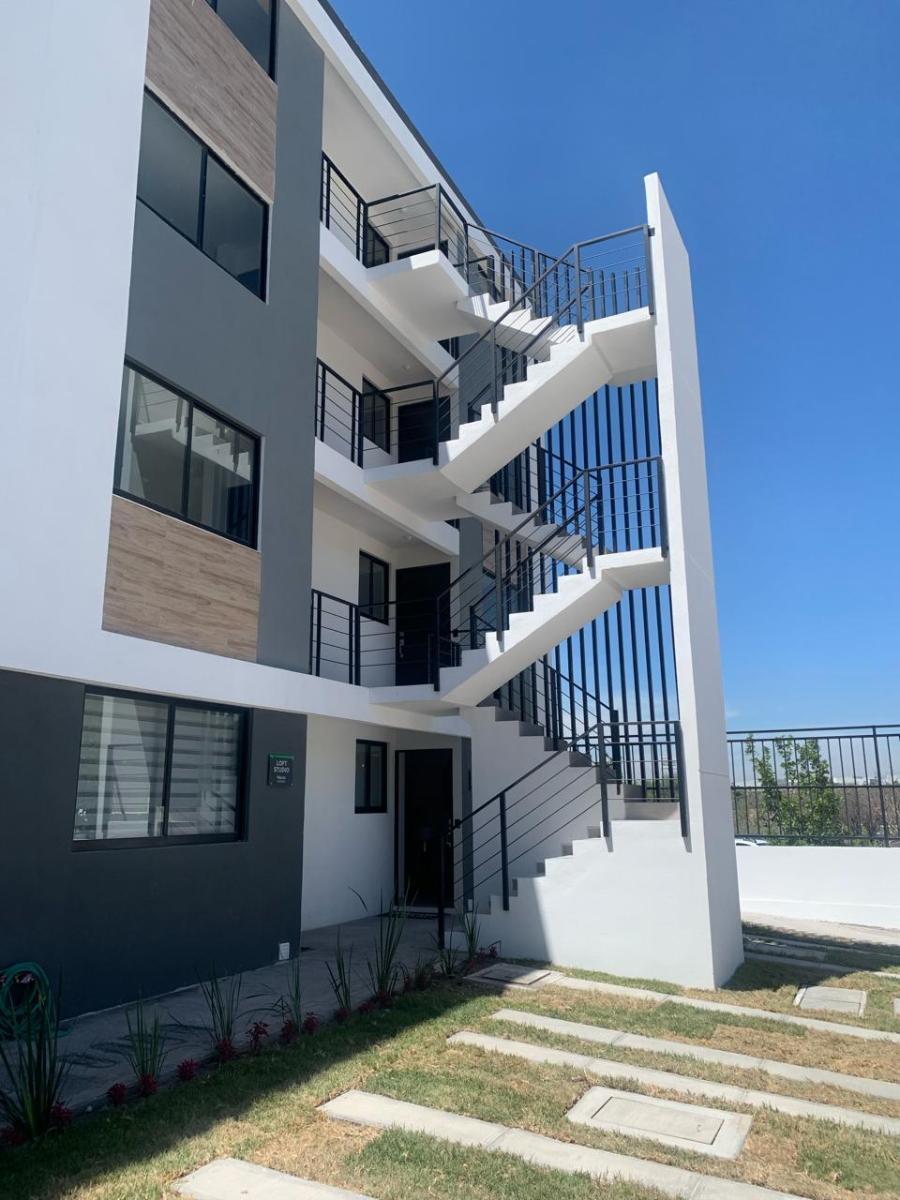 Se Vende Loft Entre El Refugio y Zibatá, Alberca, 3 Recamaras.