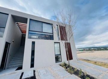 Departamento · 94m² · 2 Recámaras · 1 Estacionamiento · Venta de Departamentos Entre El Refugio y Zibata, 2 Recamaras, Alberca, Equipada