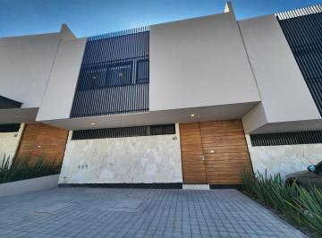 Casa · 249m² · 3 Recámaras · 2 Estacionamientos · Hermosa Casa en Zibata, Master Suite, C.222 m² Materiales Premium!
