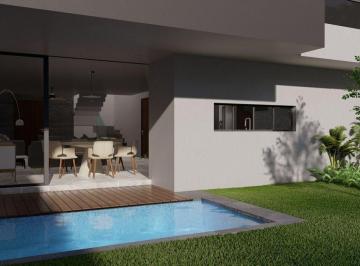 Casa · 161m² · 4 Recámaras · 2 Estacionamientos · Se Vende Casa en Juriquilla, Alberca Propia, 4 Recamaras, Una en Pb, Jardín