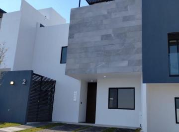 Casa · 184m² · 3 Recámaras · 3 Estacionamientos · Hermosa Residencia en Zibata Club de Golf, Roof Garden, 3 Recamaras, 3.5 Baños