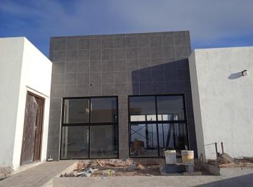 Casa · 130m² · 2 Recámaras · 2 Estacionamientos · Se Vende Casa en Real de Juriquilla de Una Planta, Terreno 280 m², Oportunidad