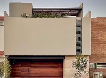 Casa · 220m² · 4 Recámaras · 3 Estacionamientos · Se Vende Casa en Preserve Sur, Cañadas del Arroyo, Roof Garden, 4 Recamaras