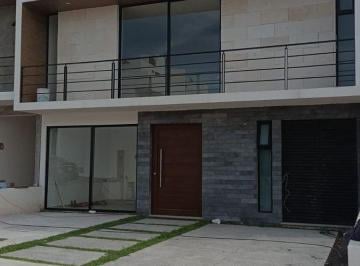 Casa · 182m² · 3 Recámaras · 2 Estacionamientos · Se Vende Casa en Juriquilla San Isidro, Equipada, 3 Recamaras, Roof Garden, Luo