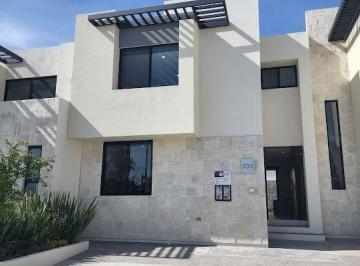 Casa · 143m² · 3 Recámaras · 2 Estacionamientos · Se Vende Casa en Zibata, 3 Recamaras, Jardín, 2.5 Baños, Equipada, Aberca.