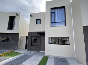 Casa · 100m² · 3 Recámaras · 2 Estacionamientos · Preciosa Casa en Sonterra, 3 Recamaras, 2.5 Baños, Jardín, Alberca
