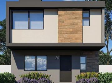 Casa · 150m² · 3 Recámaras · 2 Estacionamientos · En Venta Casa Entre El Refugio y Zibata, 3 Recamaras, Una en Pb, 3.5 Baños.