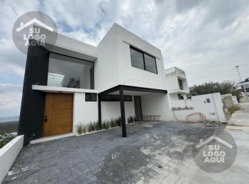 Casa en condominio · 312m² · 5 Recámaras · 3 Estacionamientos · PH - Fraccionamiento Zibatá