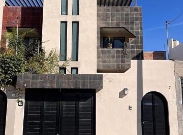 cbbc8072aaf55acb9fbf66305e1f40cd8cd401e8e538779e33f59d6e34088299 · Venta de Casa en San Miguel de Allende con Rooftop y Acceso Rápido Al Centro