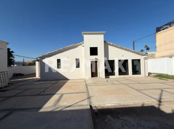 Casa · 420m² · 4 Recámaras · 3 Estacionamientos · Colonia Nueva - Casa en Venta - (4)