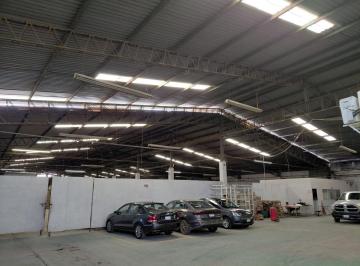 Bodega comercial de 3 habitaciones, León · Bodega de 3500 m² en Renta en León