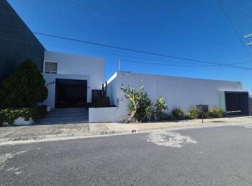 Casa de 4 habitaciones, General Zuazua · Casa en Venta en Portal del Norte, Zuazua, N. L. 1,000 m² de Terreno
