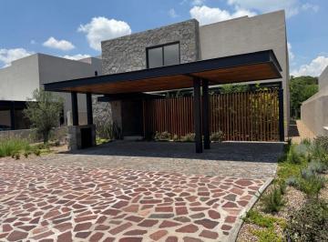 Casa de 4 habitaciones, Querétaro · Residencia de Lujo en Venta en Altozano, El Nuevo Querétaro