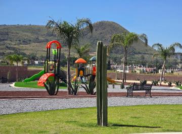 Casa de 3 habitaciones, Tlajomulco de Zúñiga · Casa en Renta en Alta California, Tlajomulco | 3 Recámaras, Cochera 2 Autos y Amenidades.