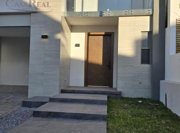 Casa · 268m² · 4 Recámaras · 2 Estacionamientos · Casa en Venta en Residencial Asturias por Cantera Chihuahua