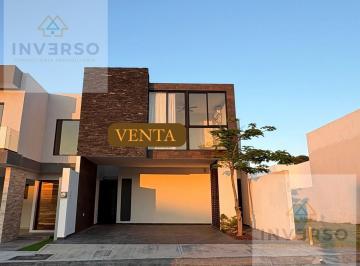 Casa · 171m² · 3 Recámaras · 2 Estacionamientos · Hermosa Casa | Residencial Lomas del Dorado