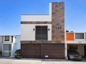 Casa · 105m² · 3 Recámaras · 2 Estacionamientos · Casa en Renta - Col. La Hacienda - Apodaca Nl