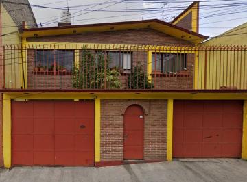Casa de 4 habitaciones, Coyoacán · Casa en Venta en Pedregal de Santo Domingo, Coyoacán, 04369 Ciudad de México, Cdmx