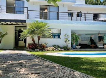 Casa · 576m² · 3 Recámaras · 3 Estacionamientos · Casa en Privada en Vista Hermosa, Cuernavaca