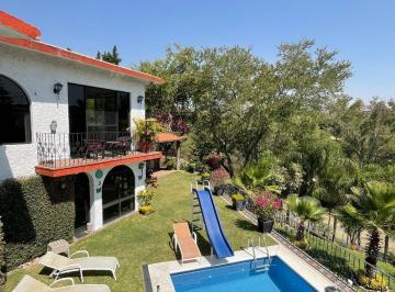 Casa · 400m² · 4 Recámaras · 2 Estacionamientos · Residencia en Venta en Fraccionamiento, Ubicada en Xochitepec, Morelos.