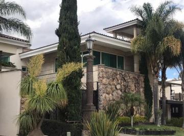 Casa en condominio de 4 habitaciones, León · Casa en Venta de 1020 m² en Cumbres Delcampestre 4 Recamaras con Baño y Vestidor Cochera 4 Autos