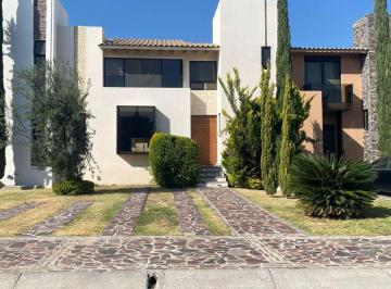 Casa de 3 habitaciones, León · Casa en Renta en La Campiña con Terraza Techada, León, Gto.