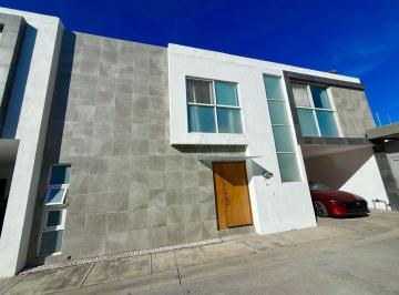 Casa de 4 habitaciones, Aguascalientes · Casas en Venta en Aguascalientes Norte en Viña Real Amplia y Excelentes Espacios