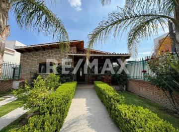 Casa en condominio · 246m² · 3 Recámaras · 1 Estacionamiento · Casa en Hacienda Tequisquiapan - (4)