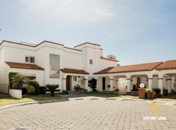 Casa · 411m² · 4 Recámaras · 6 Estacionamientos · Casa en Venta en Santa Cruz Guadalupe, Puebla