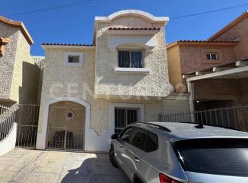 Casa · 123m² · 3 Recámaras · 2 Estacionamientos · Casa en Venta en Quinta Sebastián, Chihuahua