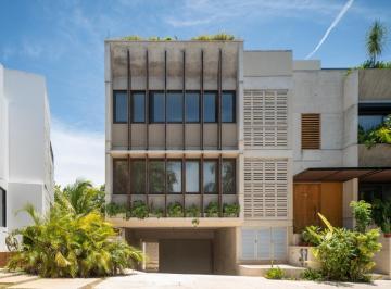 Casa · 330m² · 3 Recámaras · 2 Estacionamientos · Casa en Venta y Renta en Laguna 1, Puerto Cancún