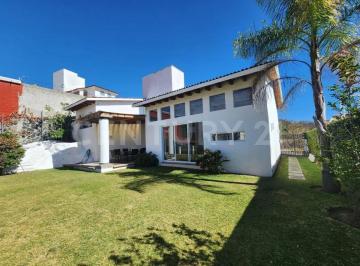 Casa · 155m² · 3 Recámaras · 6 Estacionamientos · Venta de Casa en San Diego, Ixtapan de La Sal, Estado de Mexico