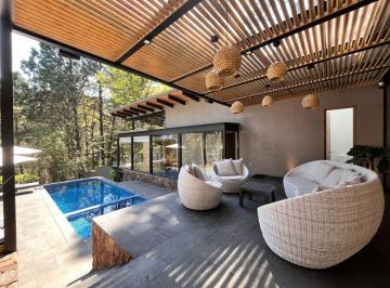 Casa de 4 habitaciones, Valle de Bravo · Casa en Venta en Avandaro