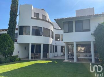Casa · 480m² · 4 Recámaras · 2 Estacionamientos · Renta de Casa en Vistahermosa Zona Dorada de Curenavaca Morelos