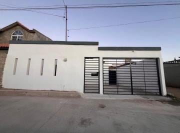 Casa · 125m² · 3 Recámaras · 2 Estacionamientos · Se Vende Casa de un Piso Ubicada en La Colonia Insurgentes.