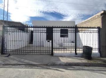 Casa · 74m² · 2 Recámaras · 2 Estacionamientos · Se Vende Casa de un Piso Ubicada en La Colonia Insurgentes.