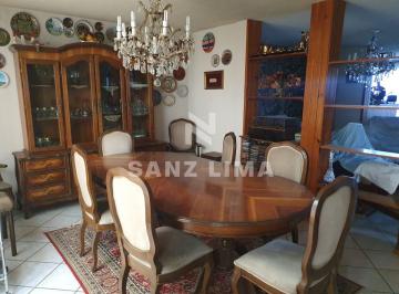 Casa de 7 habitaciones, Celaya · Las Fuentes: Amplia Casa, con Vocacion Para Oficina o Negocio.