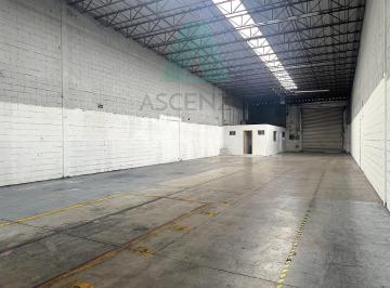 Bodega comercial · 380m² · 3 Estacionamientos · Renta de Bodega Comercial por Sector Industrial Norte, Tanch
