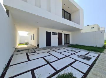 Casa · 220m² · 4 Recámaras · Casa en Fracc. Real Mandinga