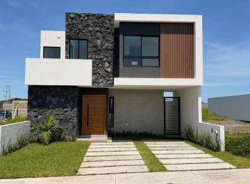 Casa · 176m² · 3 Recámaras · 2 Estacionamientos · Casa en Lomas de La Rioja