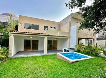 Casa · 236m² · 4 Recámaras · 2 Estacionamientos · Casa en Condominio en Fraccionamiento Burgos Bugambilia, Temixco.