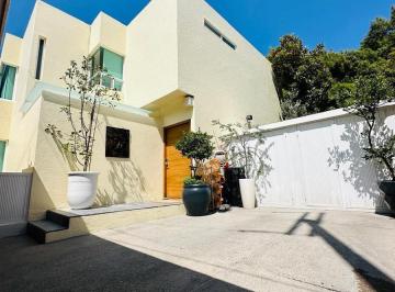 Casa · 180m² · 3 Recámaras · 2 Estacionamientos · Casa en Venta en Fraccionamiento Junto Al Rio, Temixco
