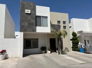 Casa · 175m² · 4 Recámaras · 2 Estacionamientos · Venta de Residencia en Fracc Castilla Reliz Fracc de Los Primeros en Zona Reliz