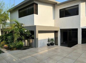 Casa · 564m² · 4 Estacionamientos · Casa Sin Muebles en Venta
